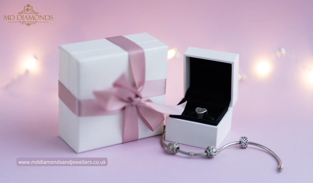 How to Choose the Perfect New Year Special Jewellery Collection for A Party?