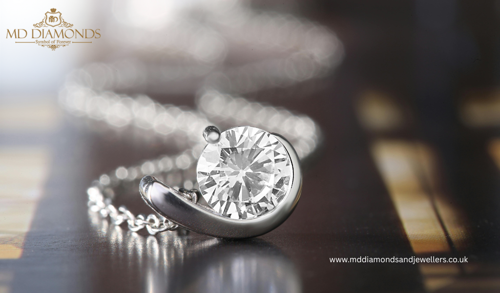 How to Pair Your Diamond Pendants with Other Jewellery?